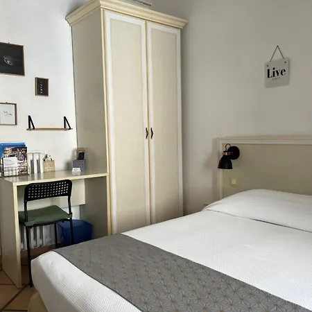 Hotell Le Flore 2*
